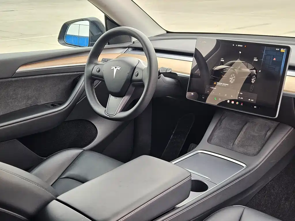 Model Y 2023 rear-wheel drive version купить на сайте DeffCars