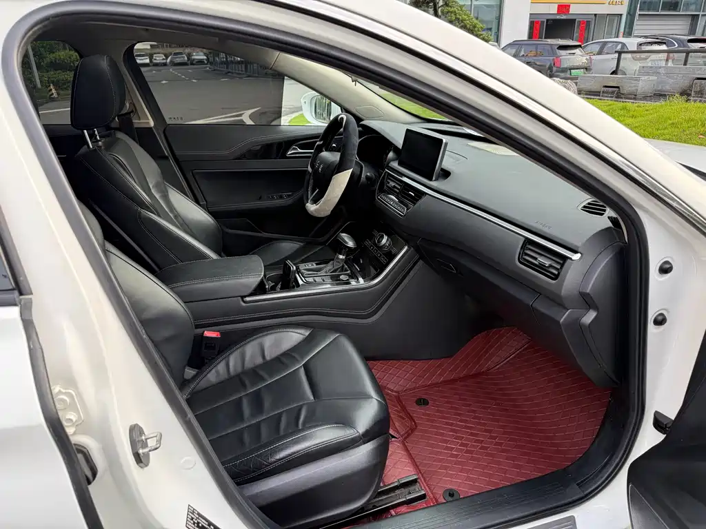 Hongqi H5 2018 30TD Smart Connected Edition купить на сайте DeffCars