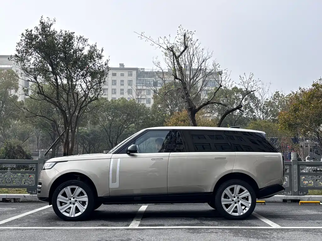 Range Rover 2024 3.0 L6 400PS Genesis Extended Edition купить на сайте DeffCars