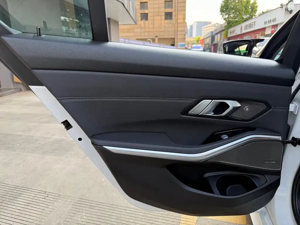 BMW 3 Series 2021 325i M Sports Night Package купить на сайте DeffCars