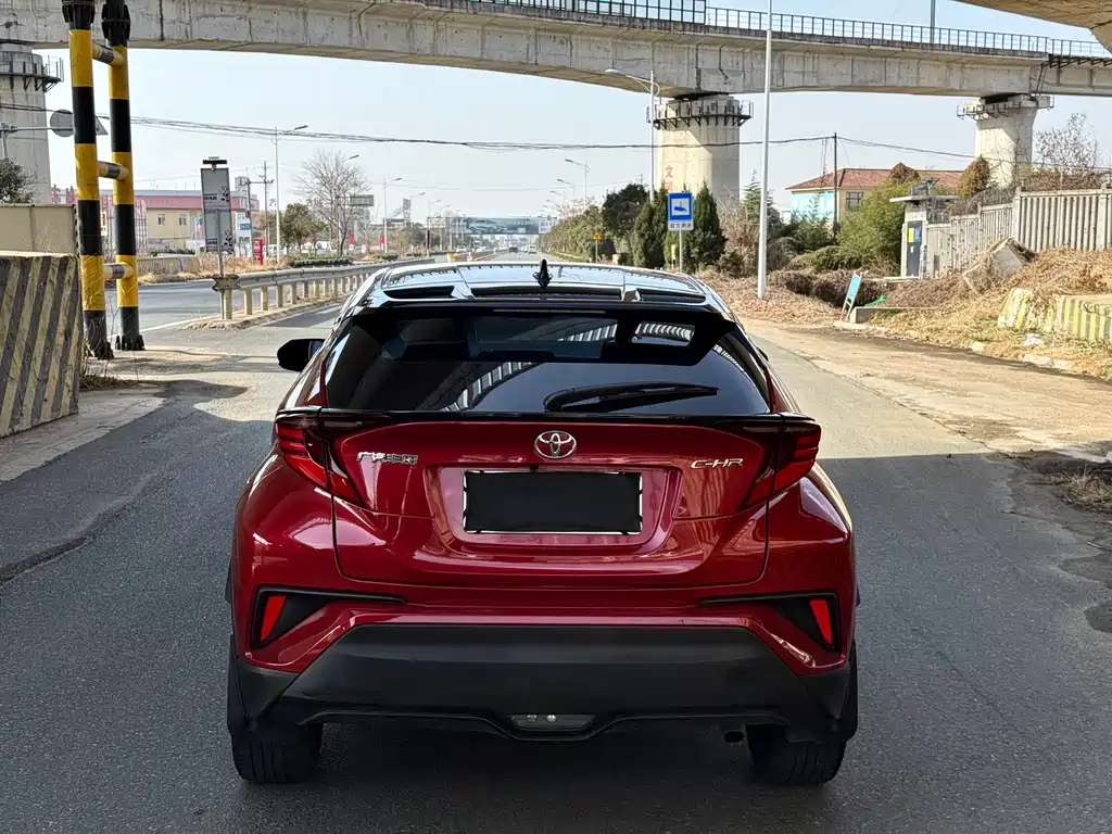 Toyota C-HR 2021 2.0L Luxury Edition купить на сайте DeffCars