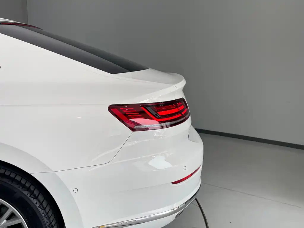 FAW-Volkswagen CC 2019 330TSI Charming Edition National V купить на сайте DeffCars