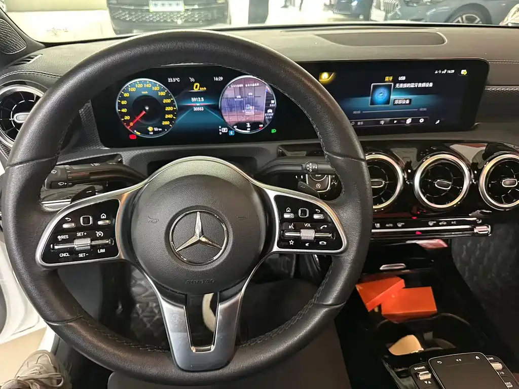 Mercedes-Benz A-Class 2022 Facelift A 200 L Sports Sedan Fashionable купить на сайте DeffCars