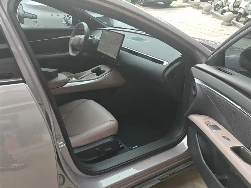 Xpeng MONA M03 2025 model 600 long battery life Max купить на сайте DeffCars