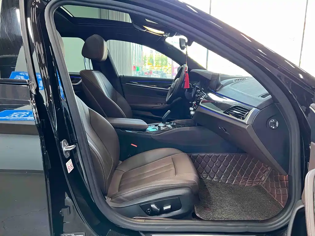 BMW 5 Series 2019 525Li M Sports Package купить на сайте DeffCars