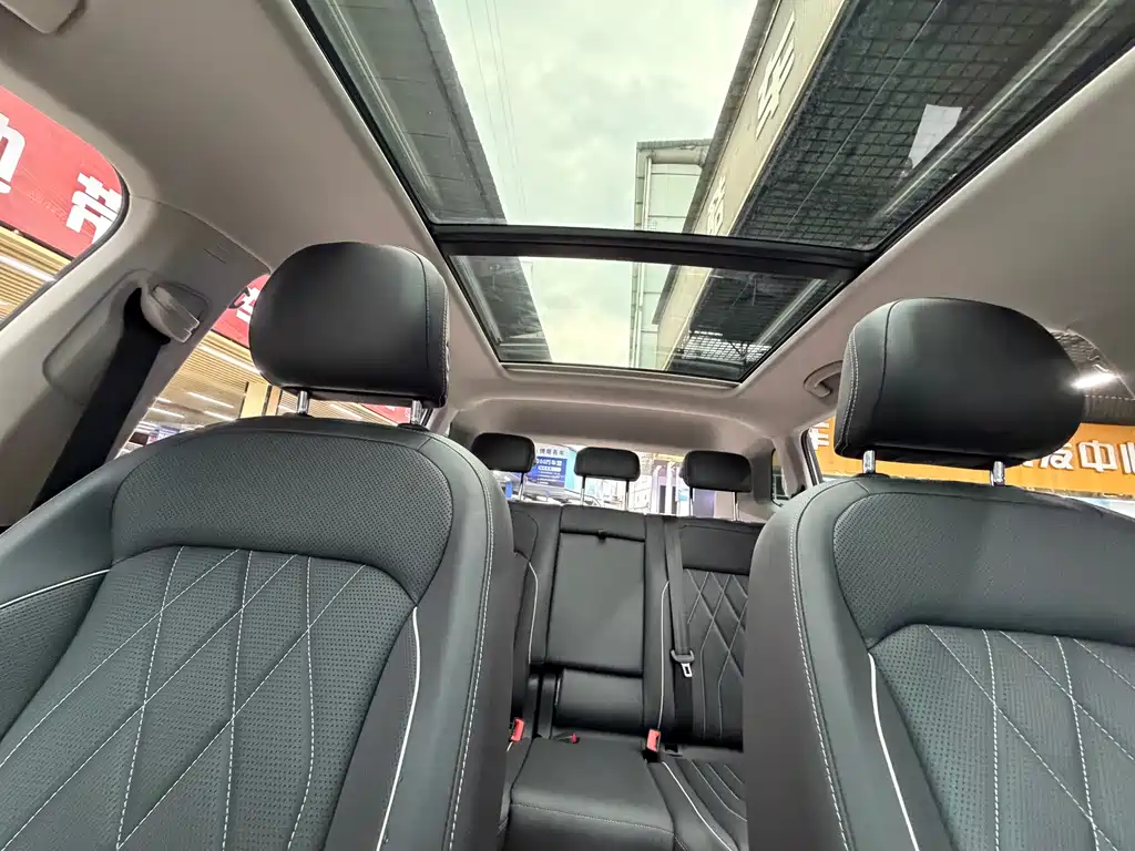 Tiguan L 2024 330TSI automatic two-wheel drive R-Line version купить на сайте DeffCars
