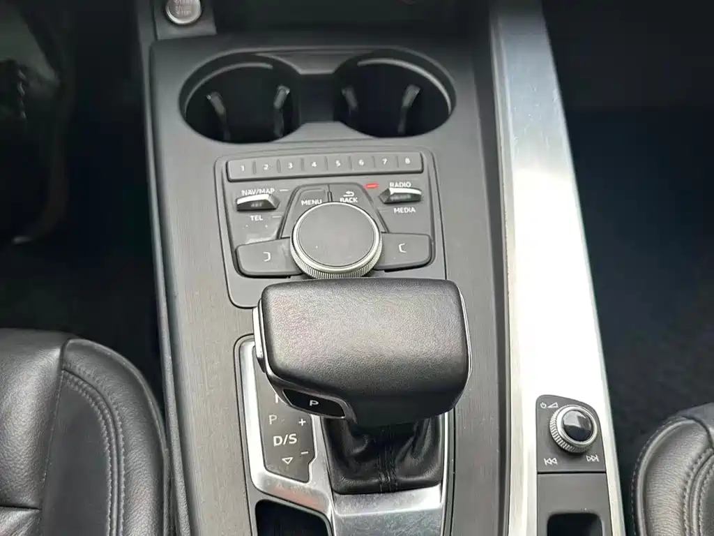 Audi A4L 2019 45 TFSI quattro personalized sports version National VI купить на сайте DeffCars