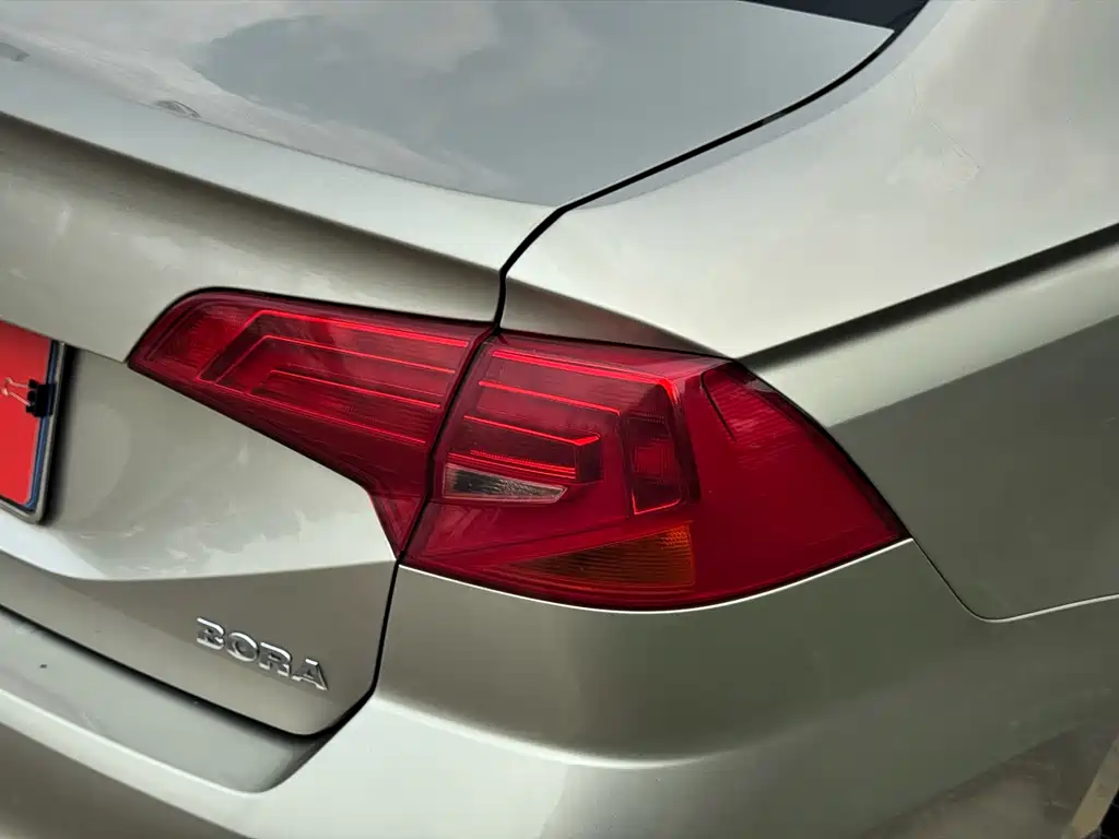 Bora 2018 1.5L automatic comfort model купить на сайте DeffCars