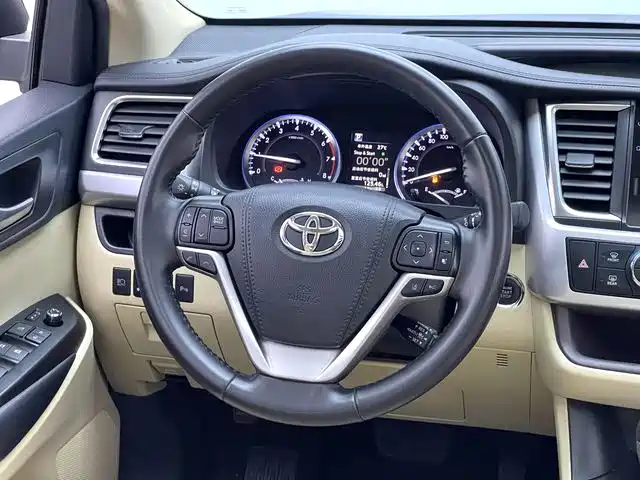 Highlander 2021 2.0T four-wheel drive luxury version 7 seats купить на сайте DeffCars