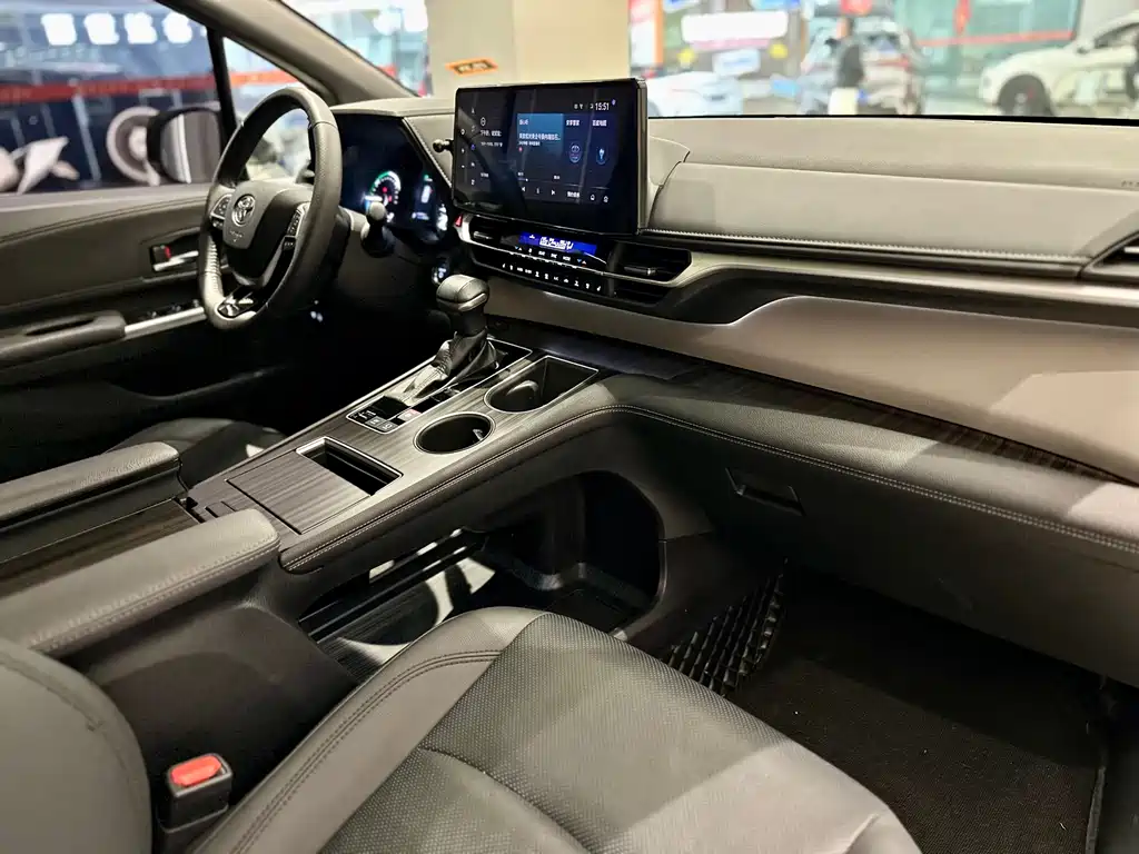 Grevia 2023 2.5L Hybrid Monarch VIP Edition купить на сайте DeffCars