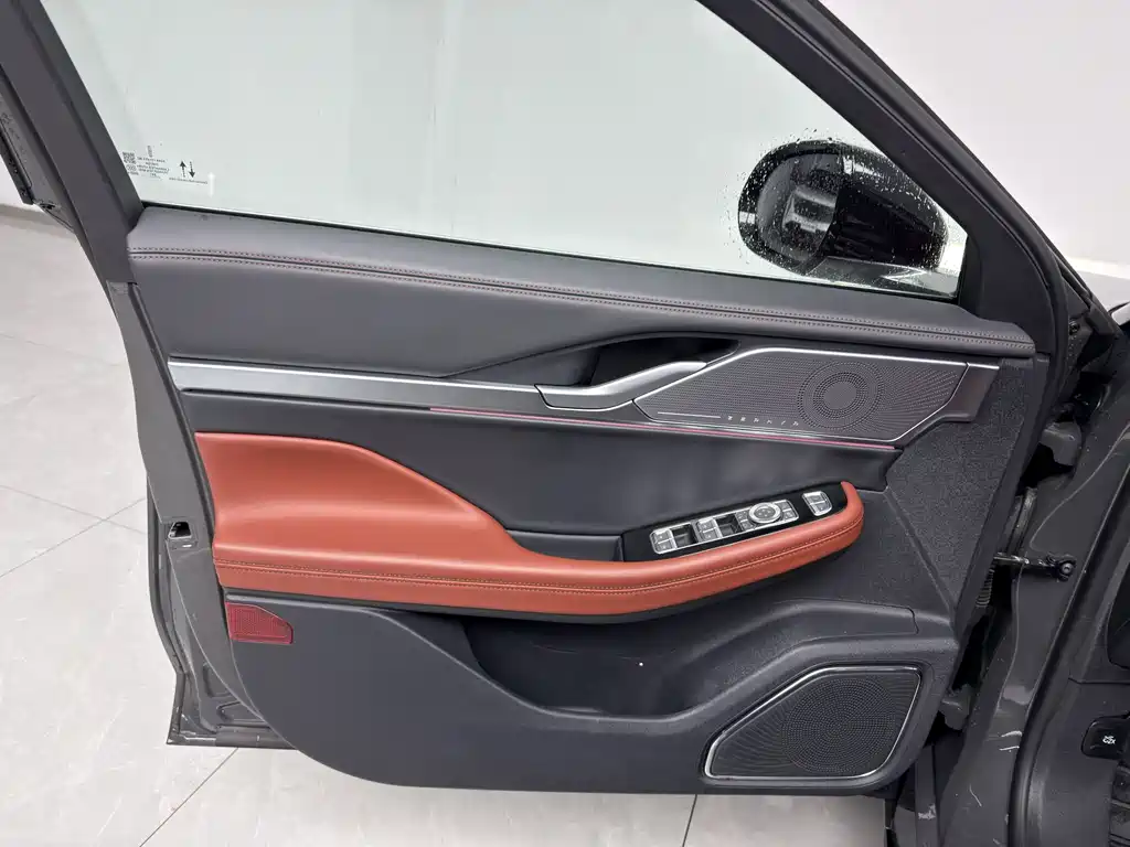 Lincoln Z 2025 2.0T Premium Edition купить на сайте DeffCars