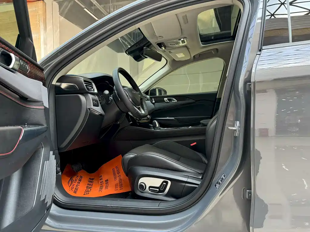 Lynk & Co 02 2019 1.5T DCT two-wheel drive Pro version National VI купить на сайте DeffCars