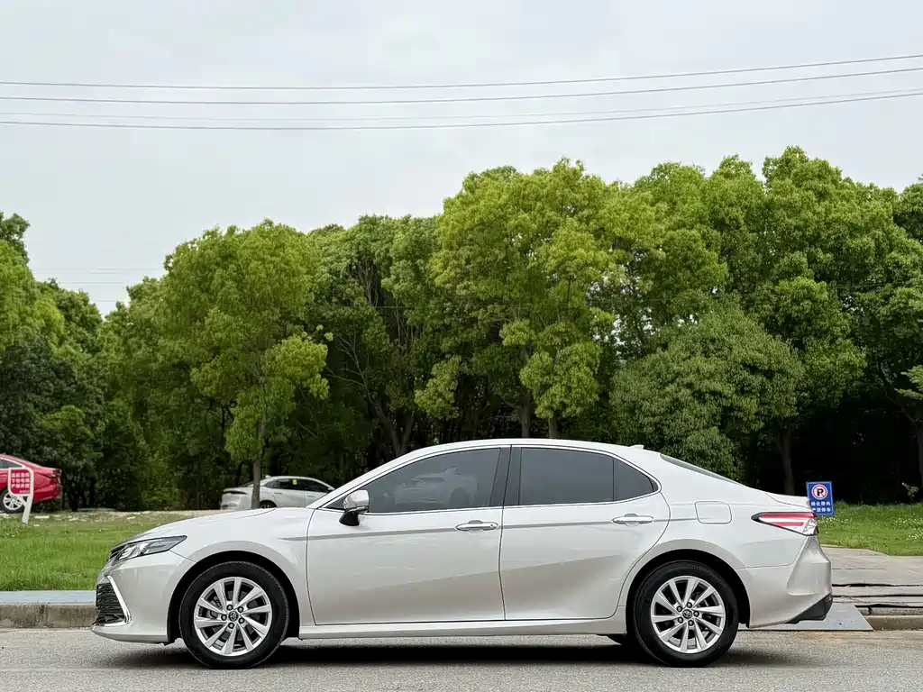 Camry 2021 2.0G Deluxe Edition купить на сайте DeffCars