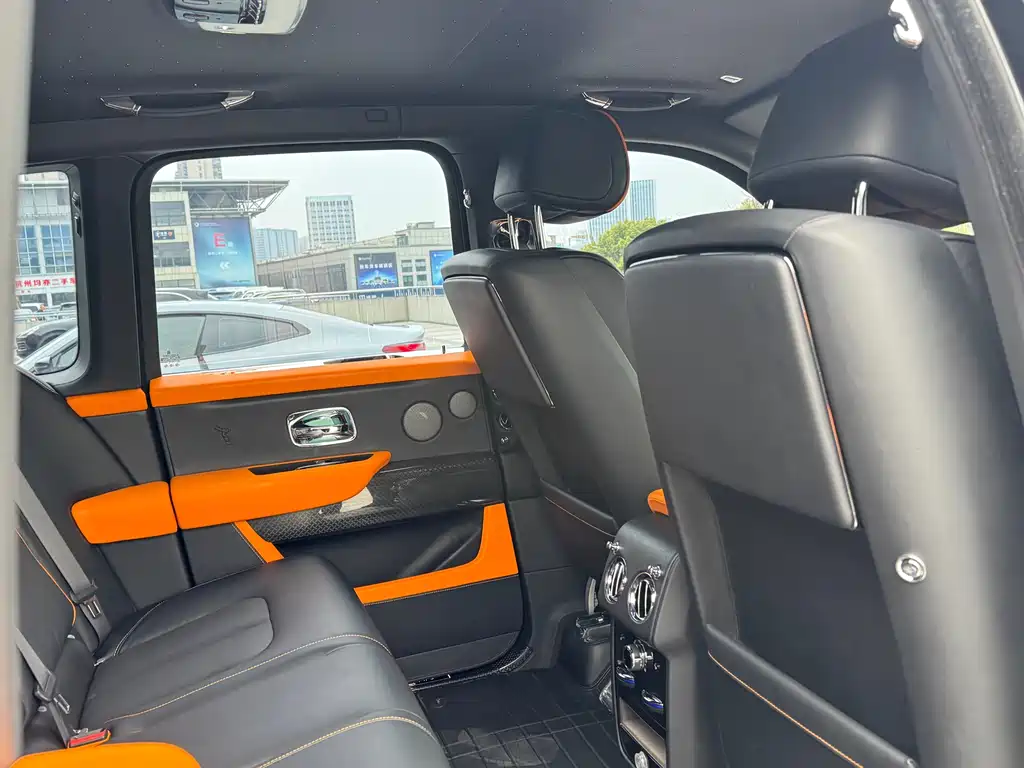 Cullinan 2020 Black Badge купить на сайте DeffCars