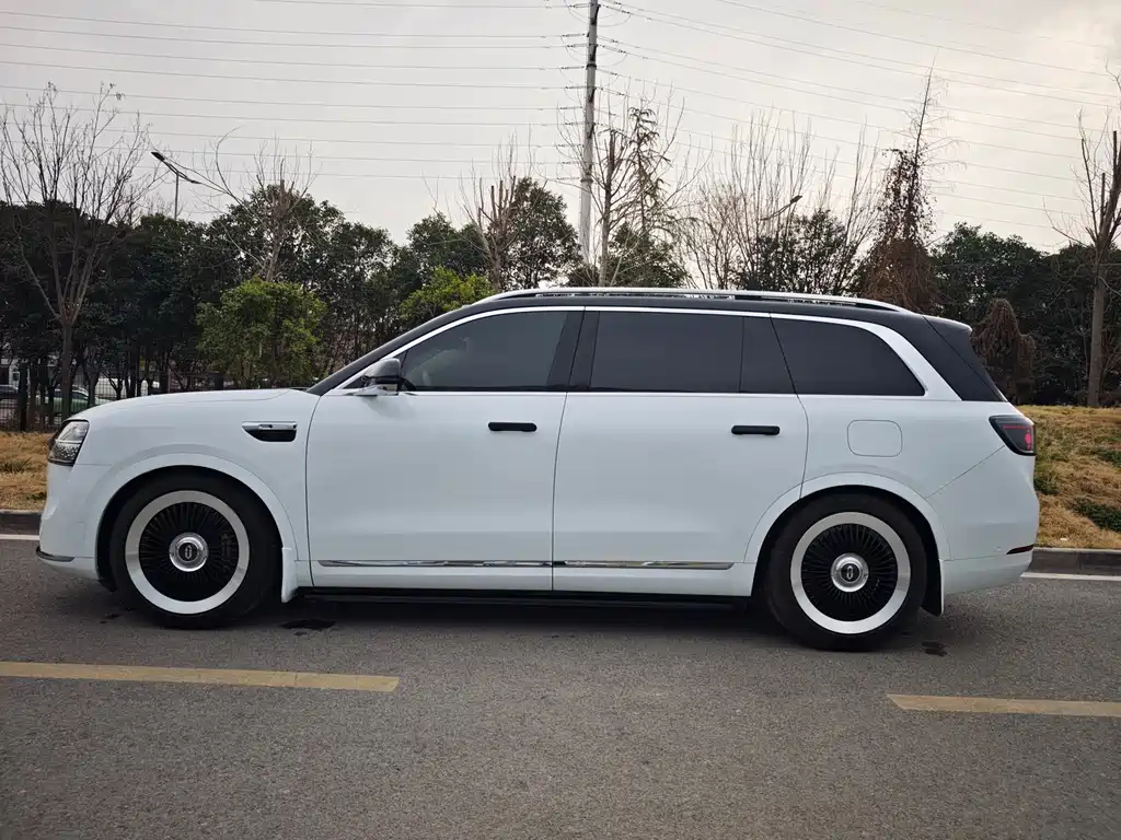 Wenjie M9 2024 extended range Ultra version 52kWh 5-seater version купить на сайте DeffCars