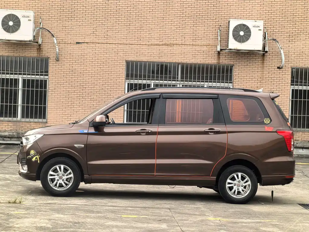 Wuling Hongguang 2018 1.5L S Comfort L2B купить на сайте DeffCars