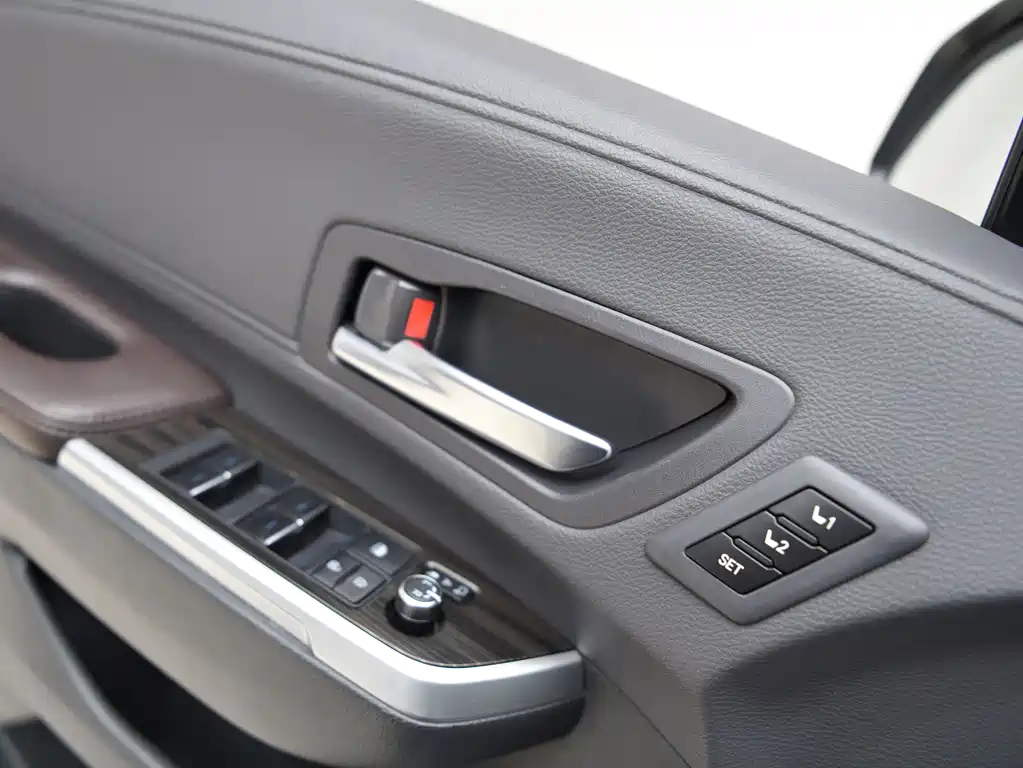 SIENNA 2021 2.5L Hybrid Platinum Edition купить на сайте DeffCars