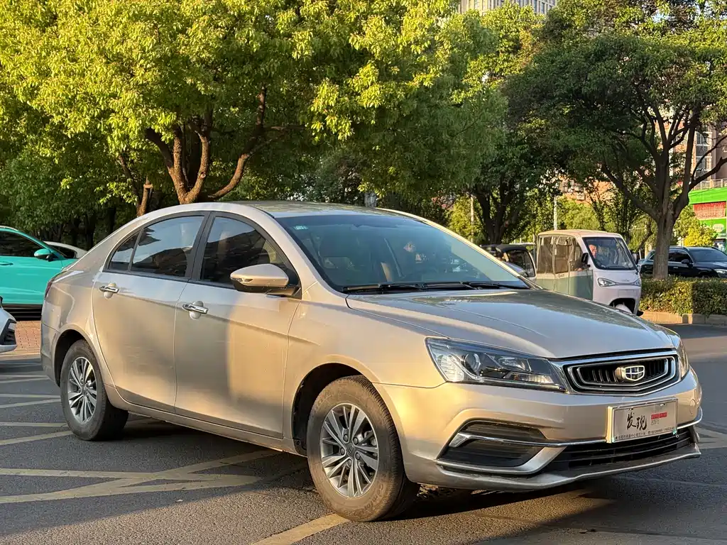 Emgrand 2018 1.5L CVT luxury model купить на сайте DeffCars