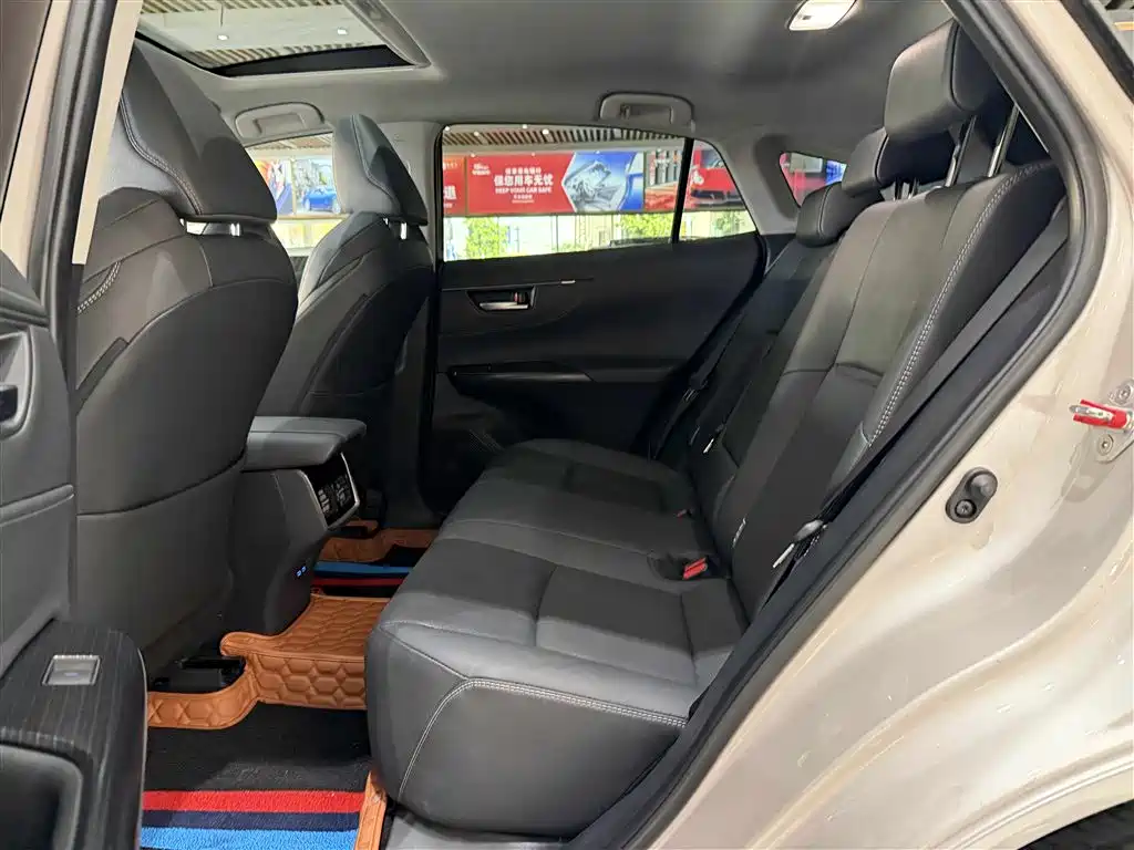 Vesa 2022 2.0L CVT two-wheel drive premium version купить на сайте DeffCars