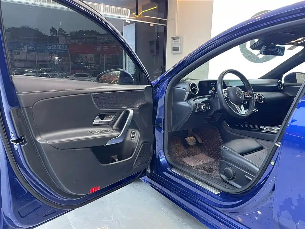 Mercedes-Benz A-Class 2021 A 200 L Sports Sedan Dynamic Type купить на сайте DeffCars