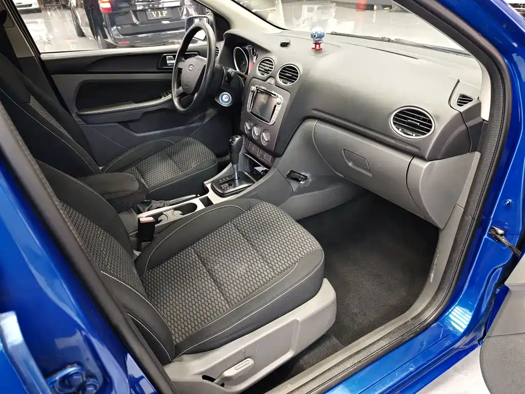 Focus 2013 Hatchback Classic 1.8L Automatic Million Commemorative Edition купить на сайте DeffCars