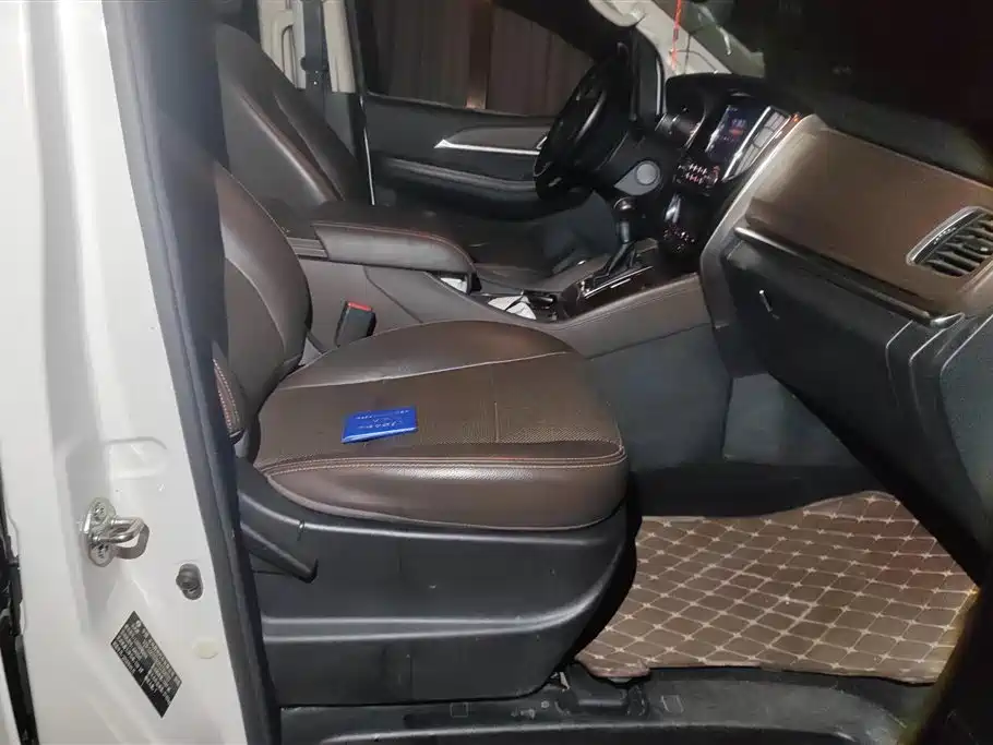 Fengxing CM7 2018 2.0T automatic luxury model купить на сайте DeffCars