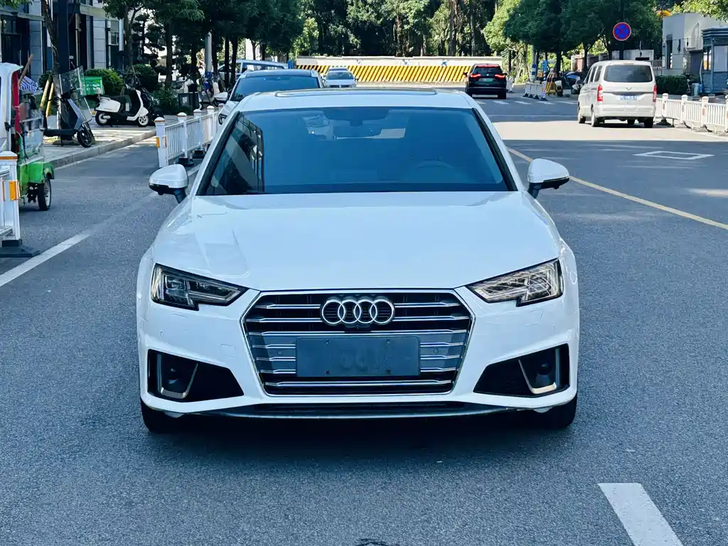 Audi A4L 2019 40 TFSI Fashion Type National VI купить на сайте DeffCars