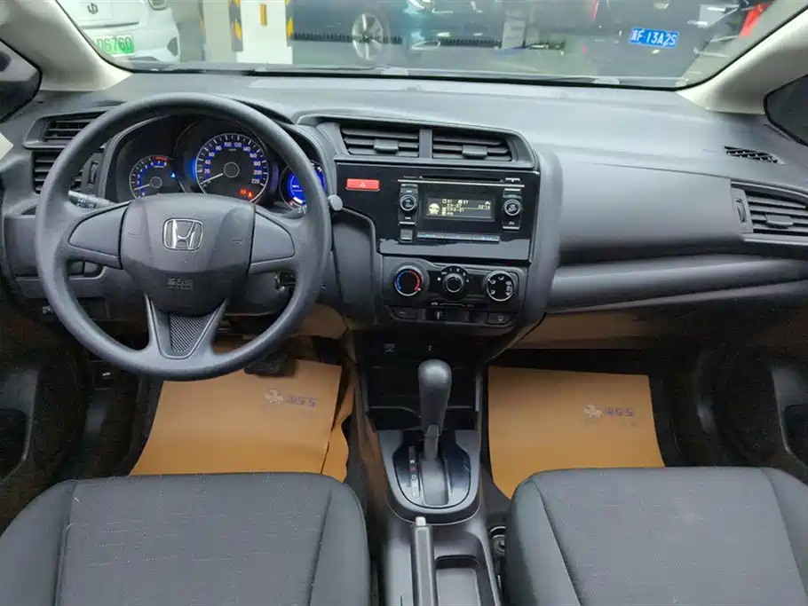 Fit 2016 1.5L LXS CVT Comfort Sunroof Edition купить на сайте DeffCars
