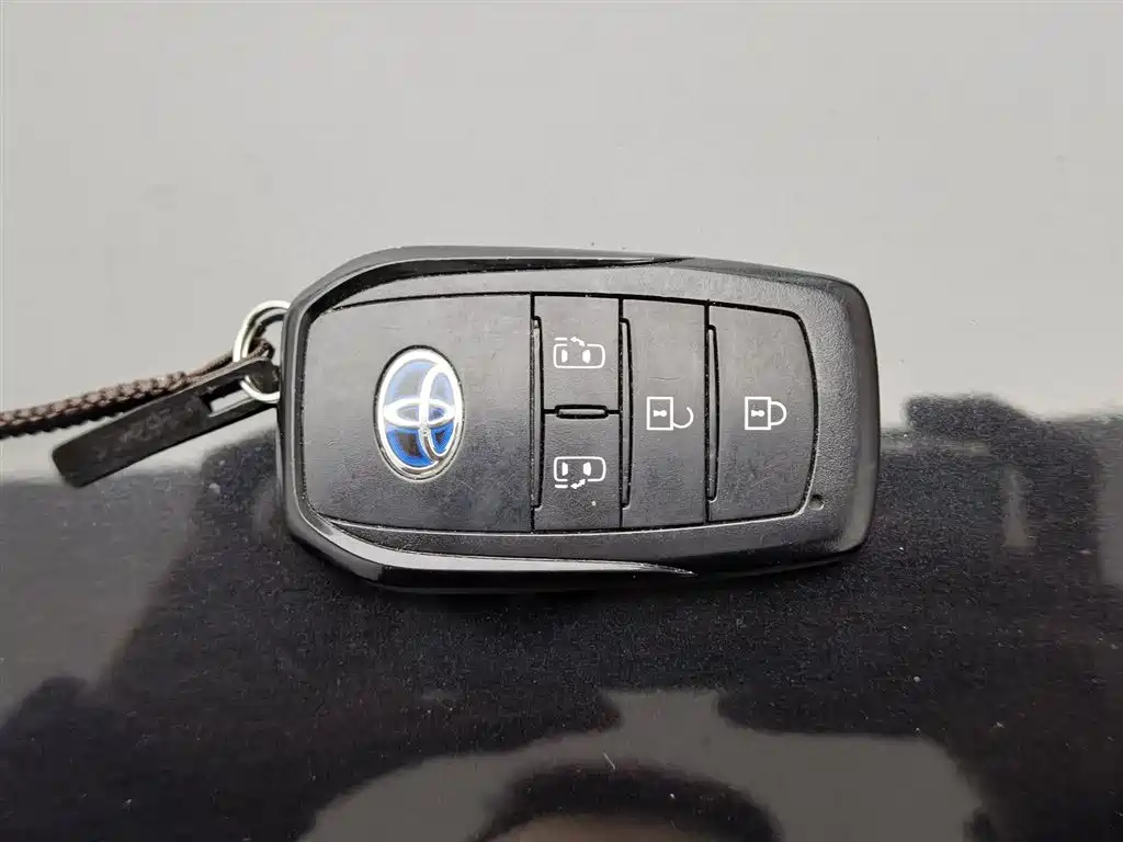 SIENNA 2023 2.5L Hybrid Comfort Edition купить на сайте DeffCars