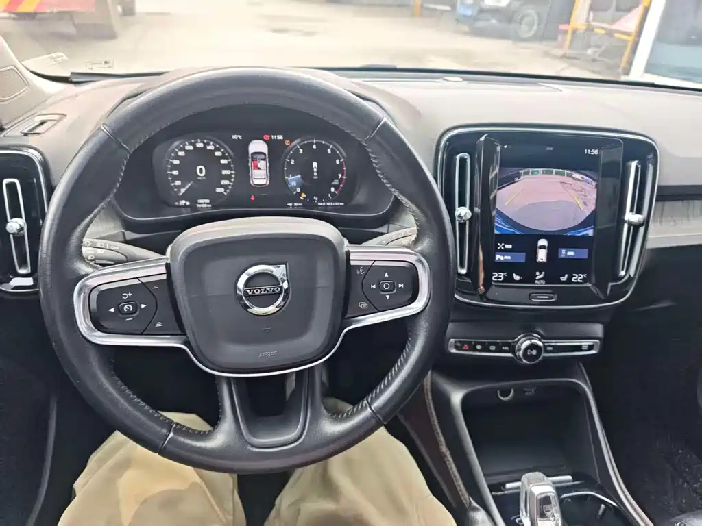 Volvo XC40 2020 T4 four-wheel drive Zhiyuan Deluxe Edition купить на сайте DeffCars