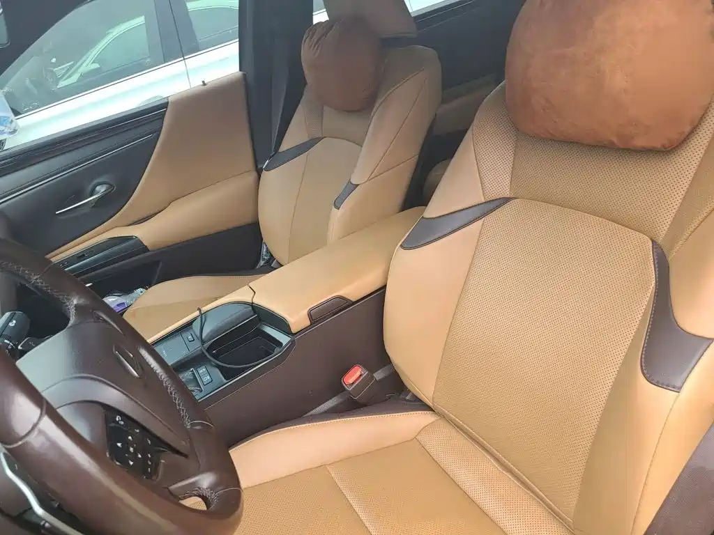 Lexus ES 2020 200 Excellence Edition купить на сайте DeffCars