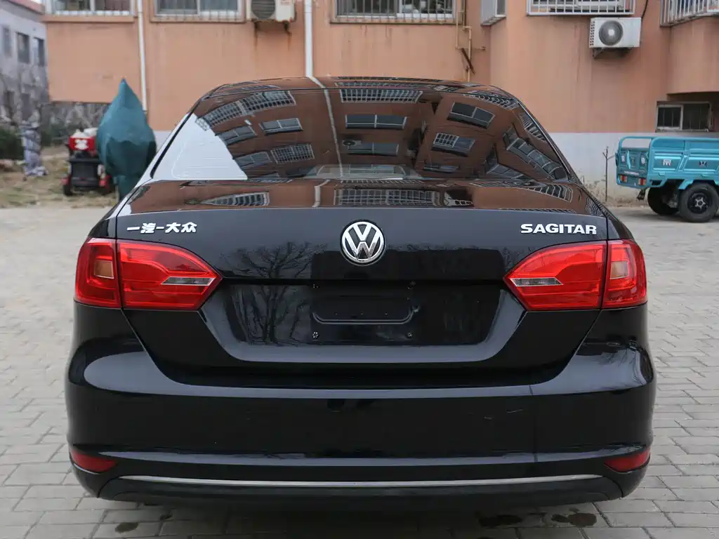 Sagitar 2015 1.6L manual comfort model купить на сайте DeffCars