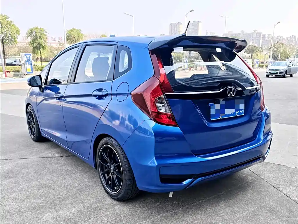 Fit 2018 1.5L CVT Comfort Sunroof Edition купить на сайте DeffCars