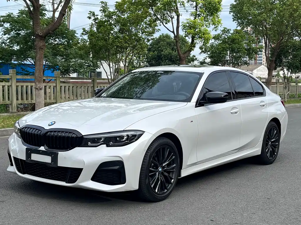 BMW 3 Series 2022 330i M Sport Night Set купить на сайте DeffCars