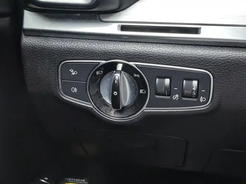 Tang 2018 2.0T Automatic Intelligent Premium Model 7 Seats National V купить на сайте DeffCars
