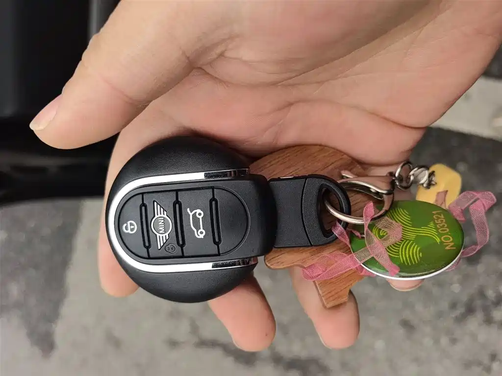 MINI CLUBMAN 2019 1.5T COOPER Connoisseur купить на сайте DeffCars