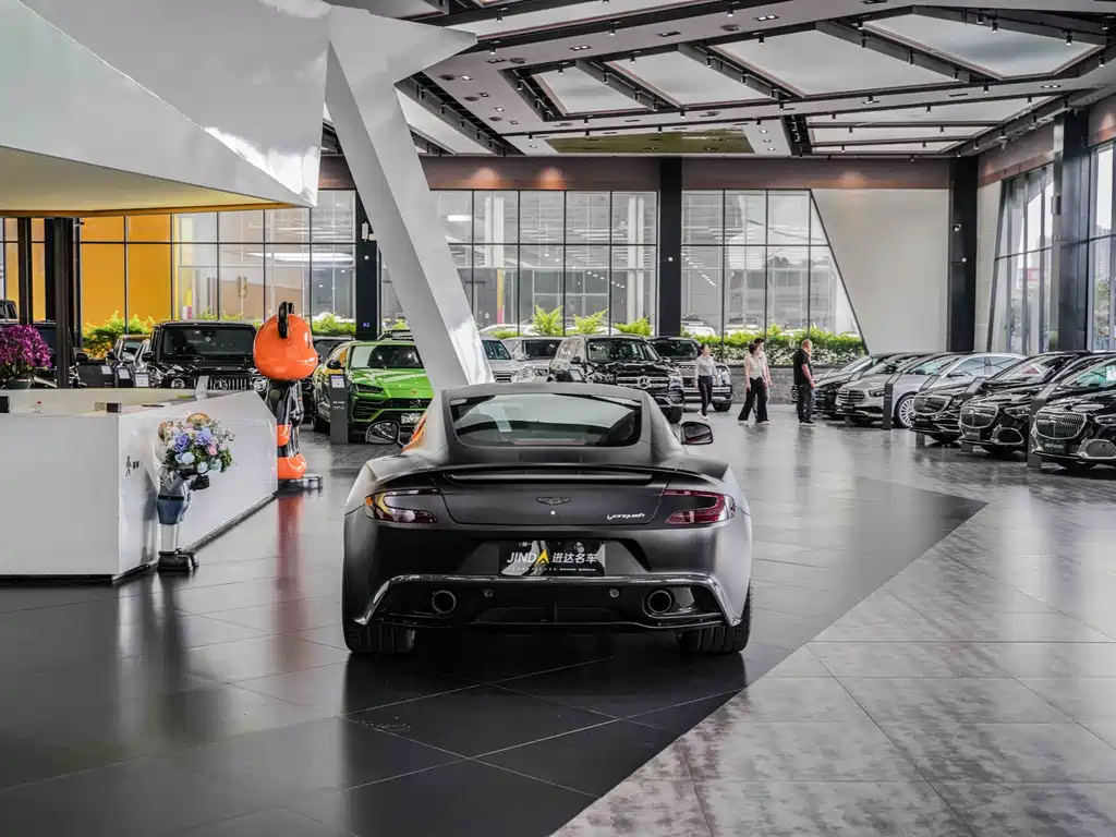 Vanquish 2013 6.0L standard model купить на сайте DeffCars