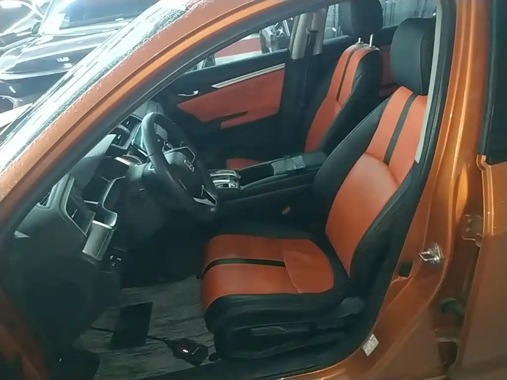 Civic 2016 220TURBO CVT Deluxe Edition купить на сайте DeffCars