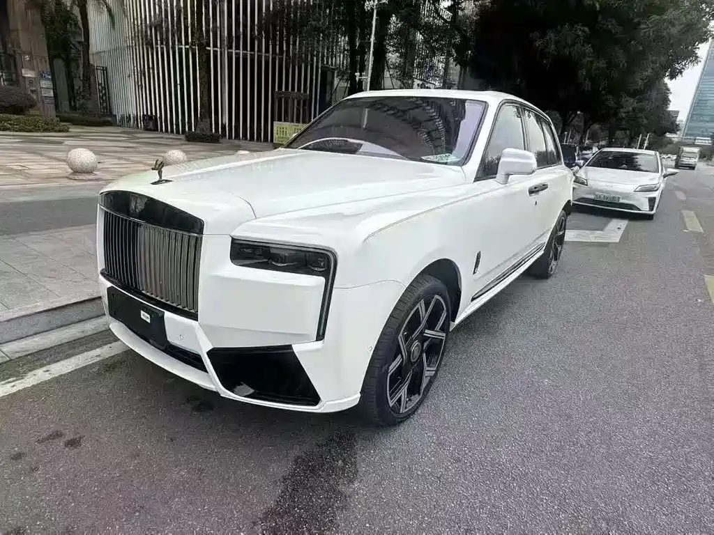 Cullinan 2024 Black Badge купить на сайте DeffCars