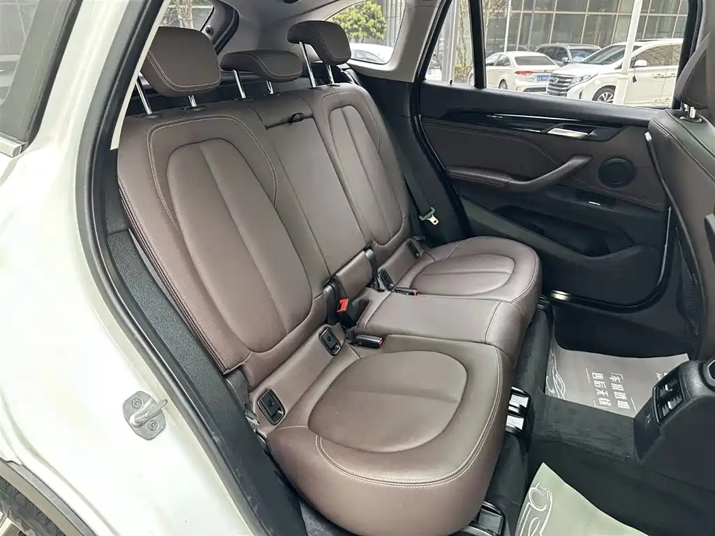 BMW X1 2020 sDrive25Li Leading Model купить на сайте DeffCars