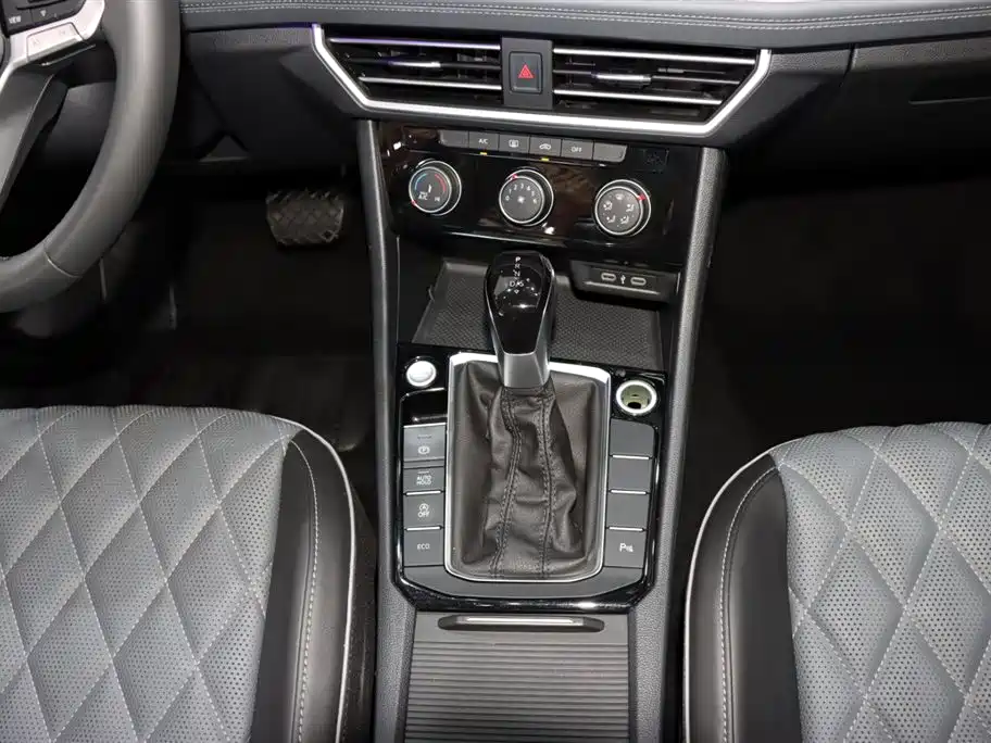 Sagitar 2023 300TSI DSG Beyond Edition купить на сайте DeffCars