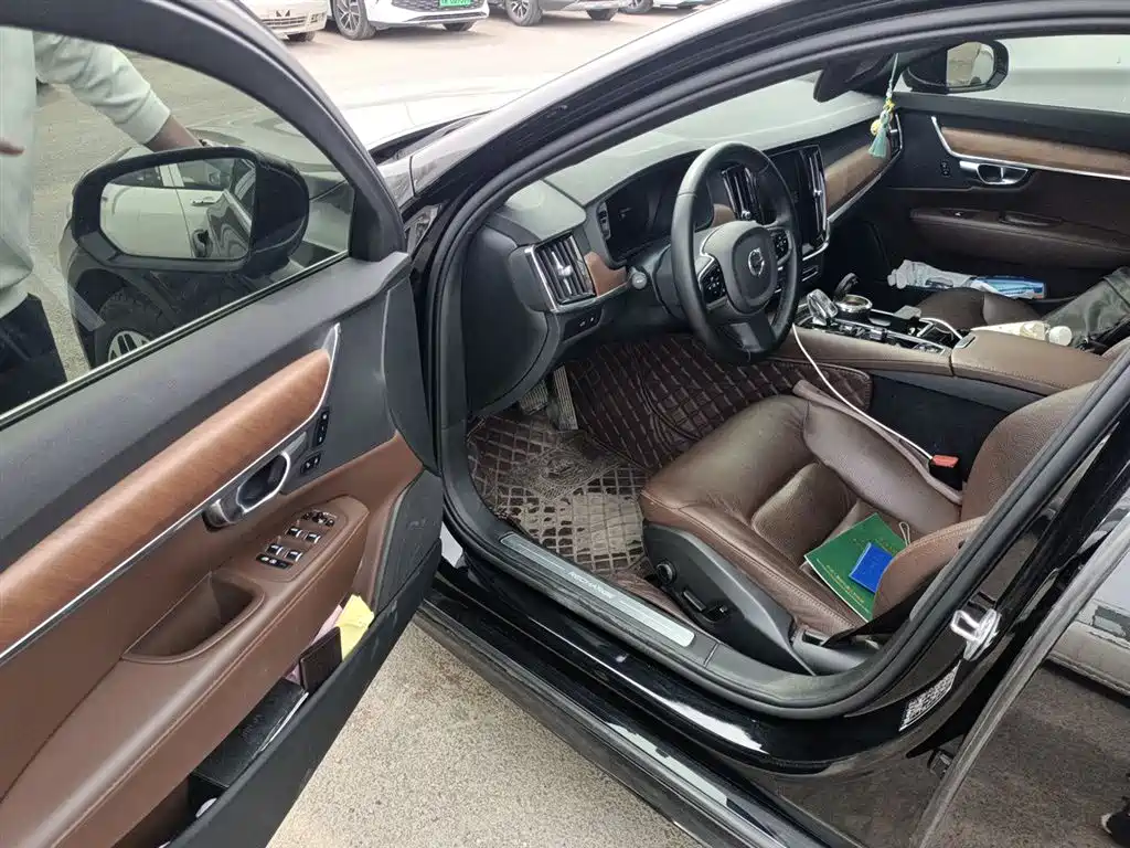Volvo S90 plug-in hybrid 2024 plug-in hybrid four-wheel drive long range Zhiyi luxury version купить на сайте DeffCars