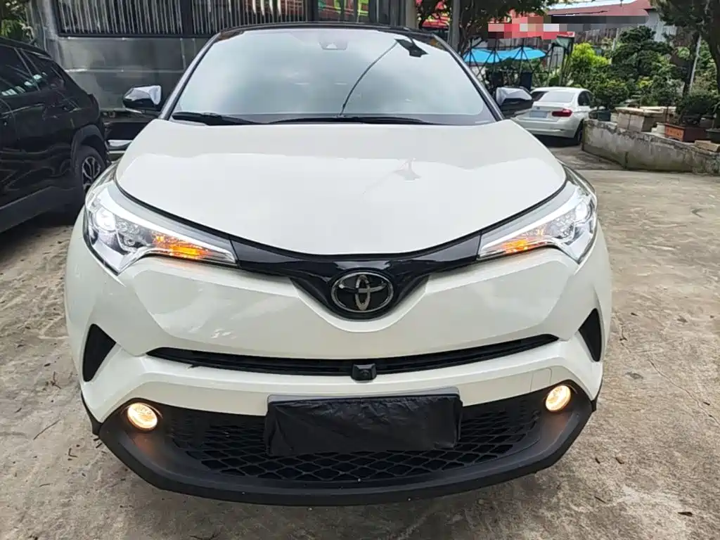 Toyota C-HR 2020 2.0L Leading Edition купить на сайте DeffCars