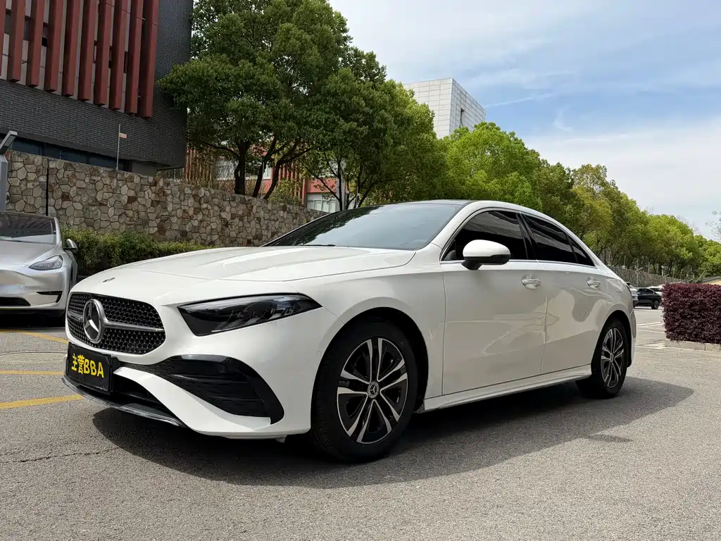 Mercedes-Benz A-Class 2023 A 200 L Dynamic купить на сайте DeffCars