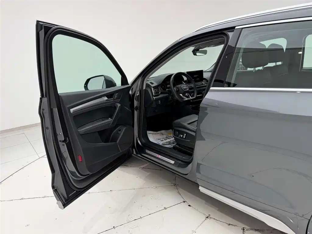 Audi Q5L 2024 40 TFSI Fashionable and Dynamic купить на сайте DeffCars