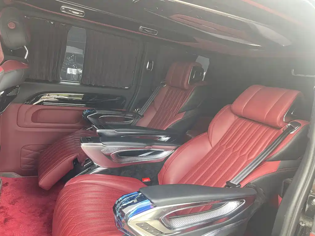 Vito 2023 2.0T Business Edition 7 seats купить на сайте DeffCars