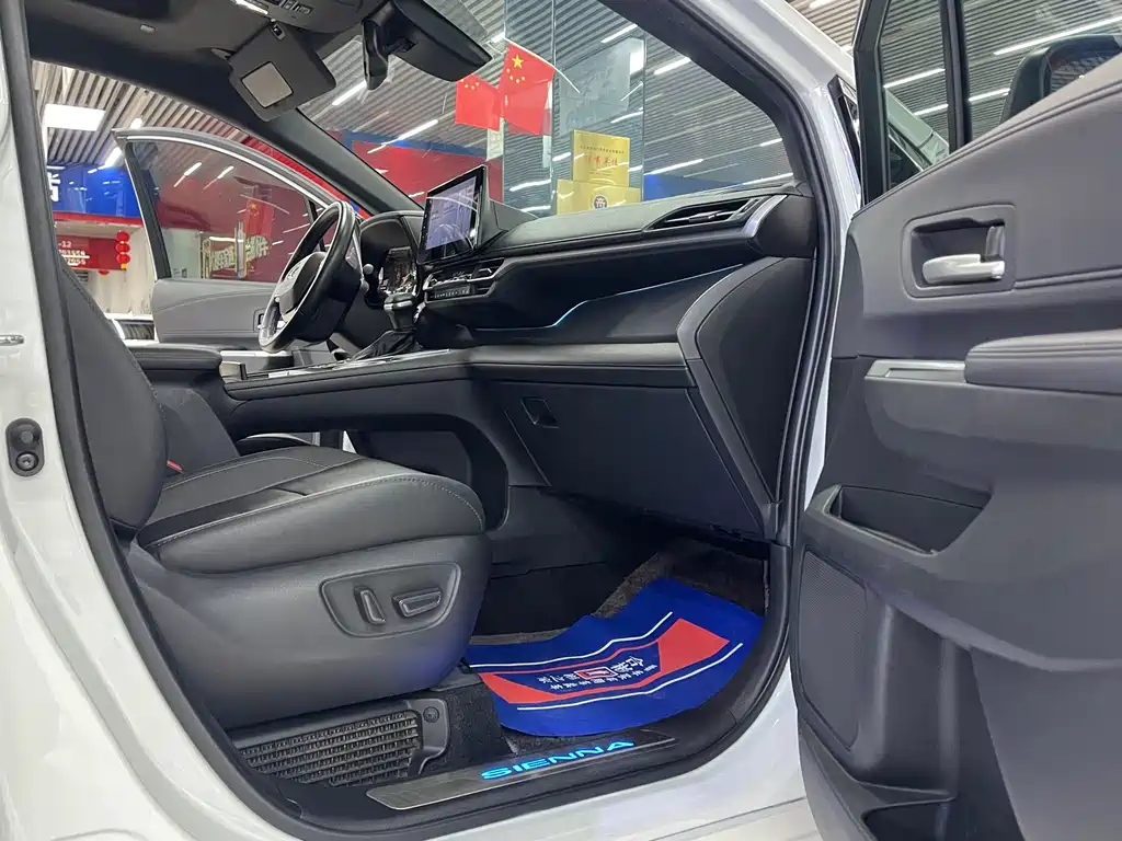 SIENNA 2021 2.5L Hybrid Premium Edition купить на сайте DeffCars