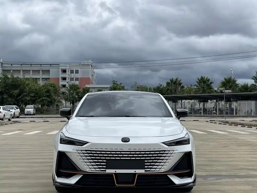 Changan UNI-V 2023 1.5T sports version купить на сайте DeffCars