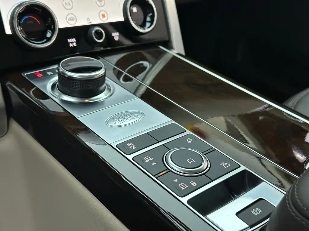 Range Rover 2021 3.0 L6 Legend Extended Classic Edition купить на сайте DeffCars