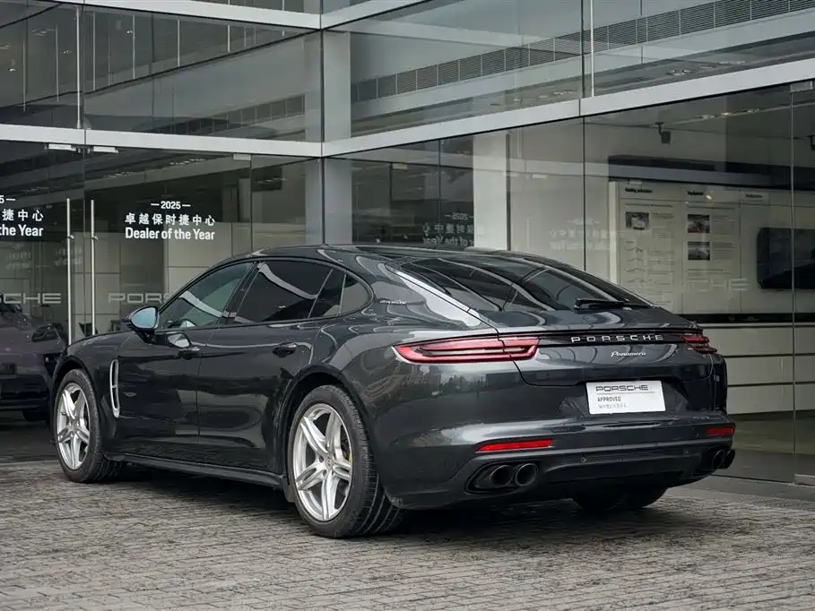 Panamera 2017 Panamera Executive Extended Edition 3.0T купить на сайте DeffCars